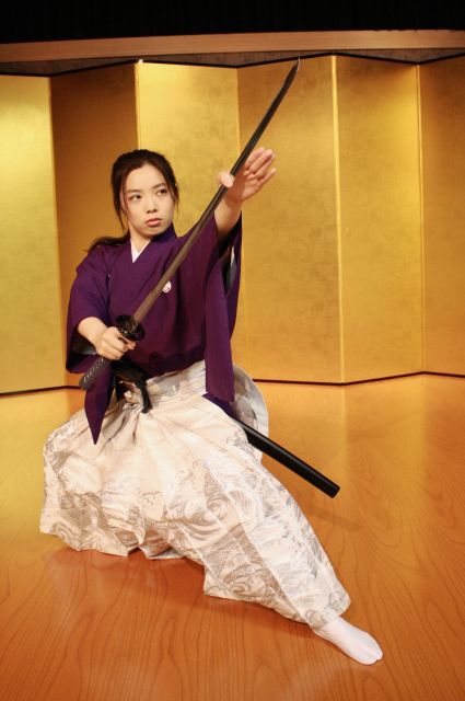 Kyoto: Samurai Kenbu Traditional Sword Dancing Show - The sword lesson is short, careful, and fun