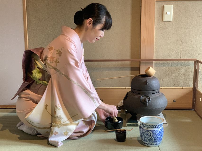Kyoto: Tea Ceremony Experience - Watching the ceremony in quiet detail