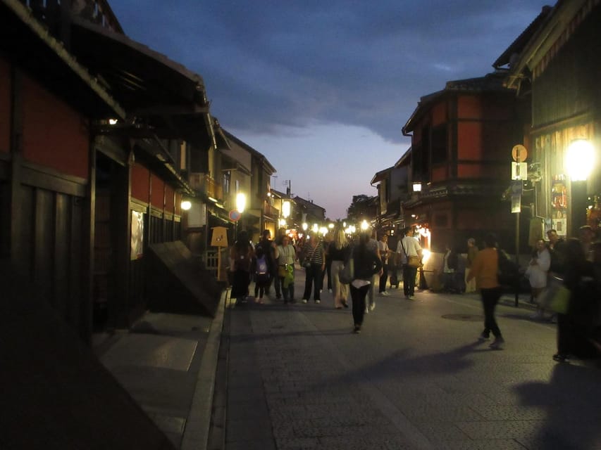 KYOTO: Tempio Kiyomizu Pagode Gion “Geisya” (Guida Italiana) - The short ride to Kiyomizu-dera