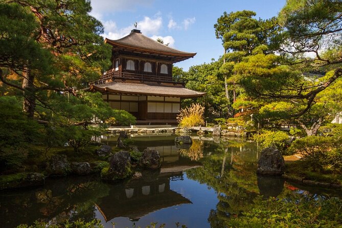 Kyoto tour with English Speaking Chauffeur - Gion: traditional streets with a need for good manners