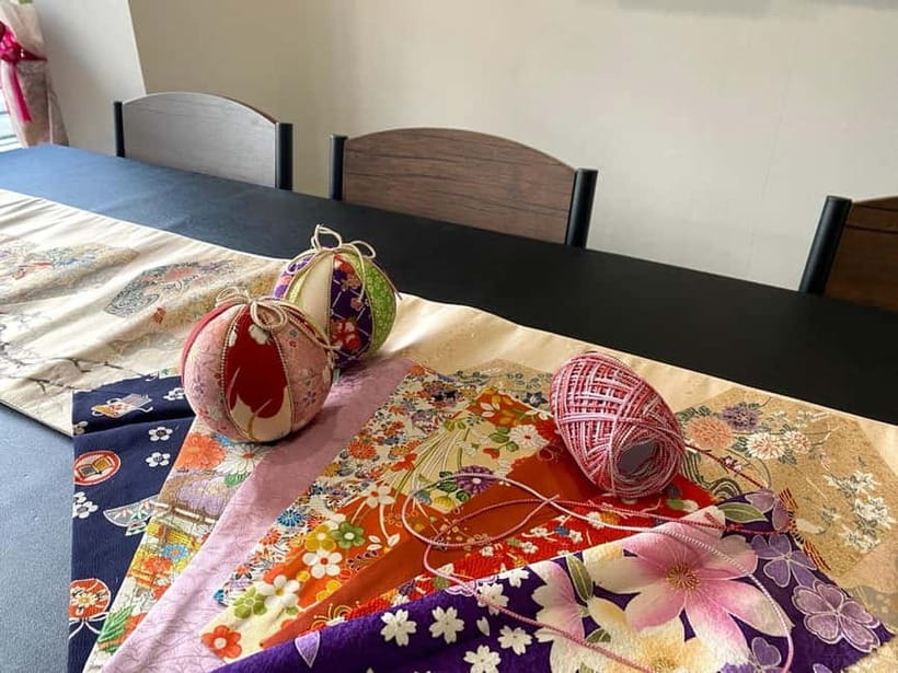 Kyoto: Traditional Kimono Fabric Handicrafts Workshop - Arriving at the Traditional Boutique