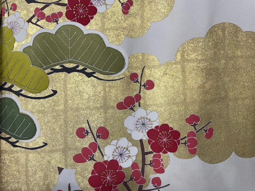 Kyoto: Traditional Yuzen Dyeing Experience - Entering a Kyoto machiya in Nishijin