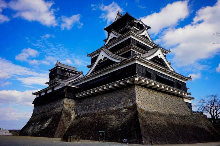 Kyushsu Half Island Express Tour by MW Tours - 8 Days from Fukuoka Review - Day 2: Yufuin’s lake and shopping street, then Beppu