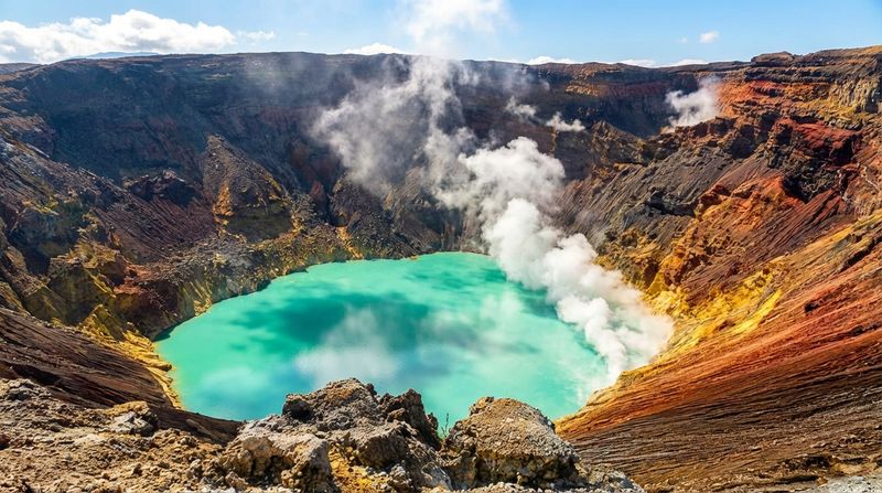 Kyushu Takachiho One-Day Tour | Takachiho Gorge Boat Ride-Kamishikimi Kumanoza Shrine/Takachiho Mini-Train-Mount Aso-Kusasenri (Departing from Kumamoto) - Mount Aso: a powerful view, with no guarantee of crater access