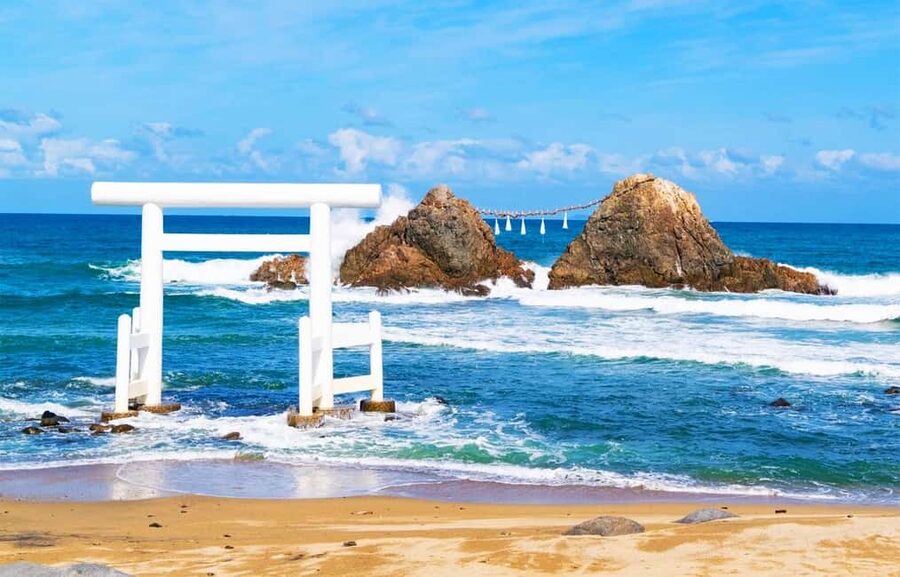 Kyushu Tour From Fukuoka: Itoshima Nature & Coastal Scenery - Sennyoji Temple and the Thousand-Armed Kannon