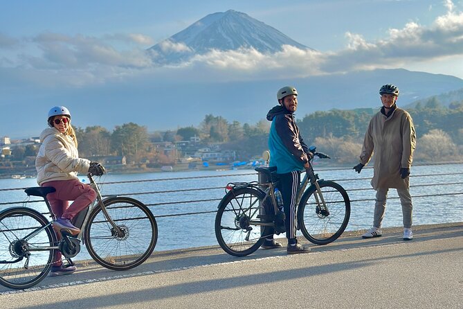 Lake Kawaguchi Explorer: E-Bike Guided Tour - Shunji’s guiding style and the local touch