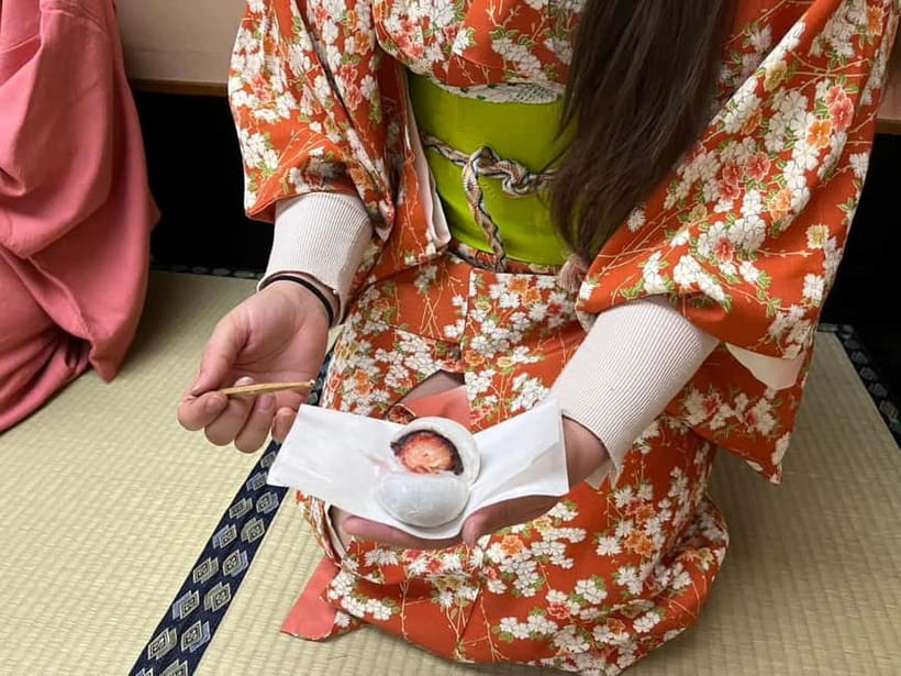 Learn Zen in a class of making Matcha tea near Osaka Castle - Price, timing, and practical limits