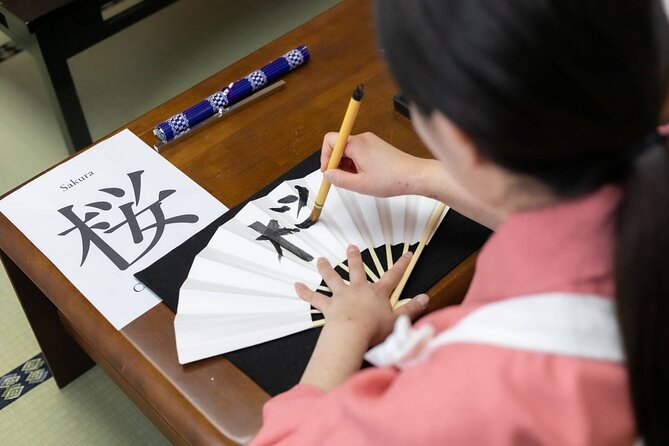 Learning Zen of Japanese Calligraphy in kimono near Osaka Castle - Learning how Japanese shodo differs from decorative lettering