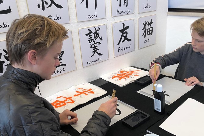 Let's experience calligraphy in YANAKA, Taito-ku, TOKYO !! - Choosing Your Word or Kanji