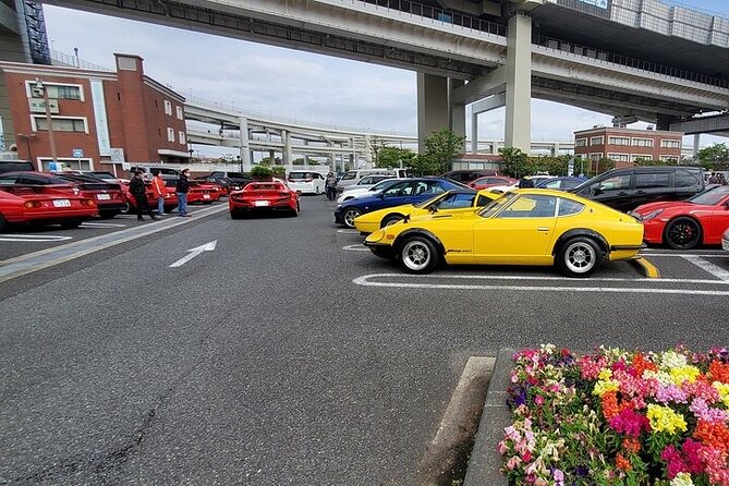 Luxury van Ride to famous car meet up spot Daikoku - Rainbow Bridge and Odaiba after dark