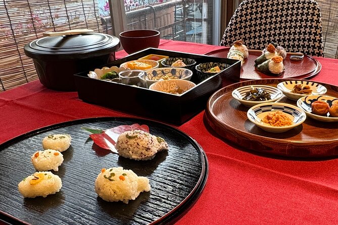 Make Rice Balls and Enjoy a Japanese Home-Style Lunch in Yanaka - Meeting in Yanaka near Yuyake Dandan
