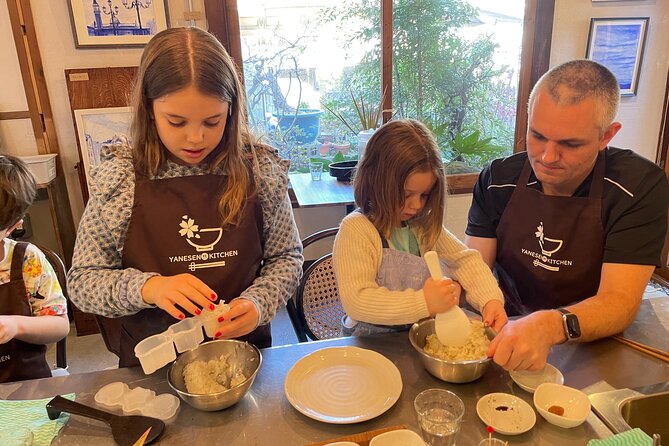 Make Rice Balls and Enjoy a Japanese Home-Style Lunch in Yanaka - What makes this good for families