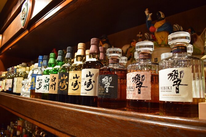 《MEMBERS-ONLY-BAR-HOPPING》Discover Your Special Whiskey in Tokyo! - Bar one: three drinks in a tiny authentic setting