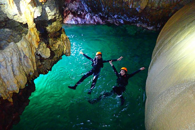 [Miyako Island / Half Day] Pumpkin Limestone Cave & Sea Kayaking - Entering the cave and reaching Pumpkin Hall