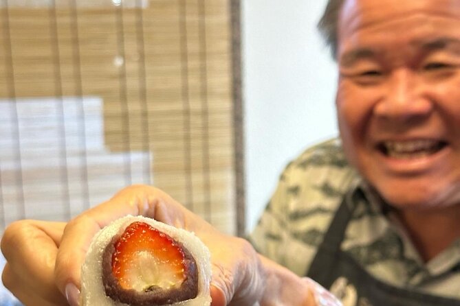 Mochi Sweets Making Class in Tokyo - Satoko’s friendly, patient way of teaching