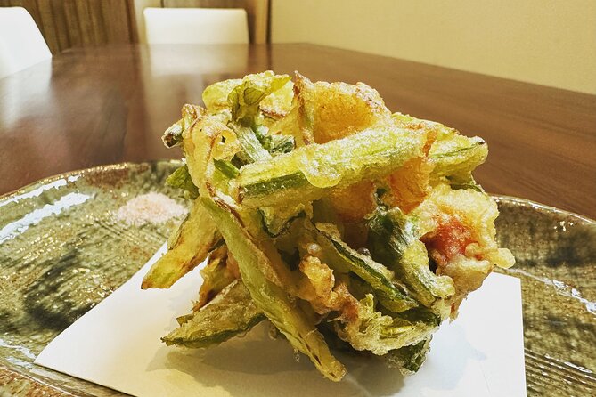 Mondo's most popular plan! Experience making soba noodles and the king of Japanese cuisine, tempura, in Sapporo! - A friendly private activity for families and small groups