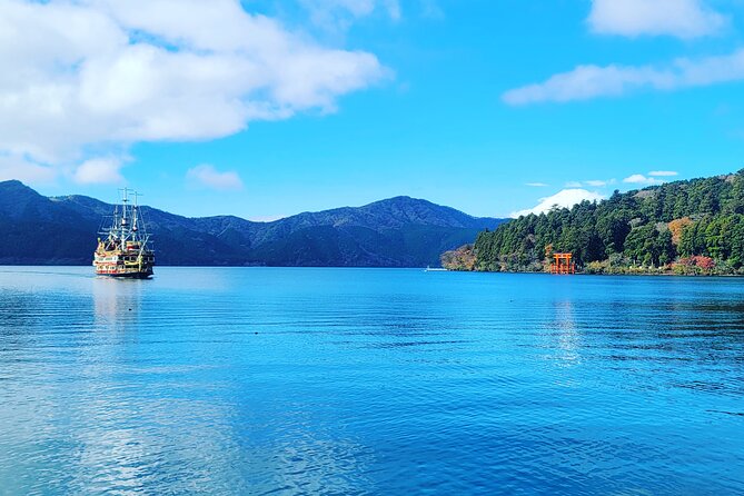Mount fuji and Hakone Full day private sightseeing tour - Lake Ashi and the pirate boat