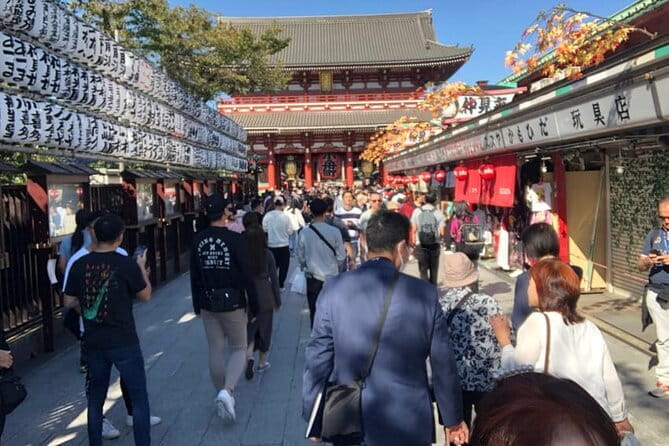 Mount Fuji and Hakone Private Tour with Pickup from Tokyo - Oshino Hakkai, where Fuji water becomes the attraction