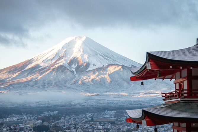 Mount Fuji, Hakone & Lakekawaguchiko Private Group Tour by Car. - Oshino Hakkai and the old-village atmosphere