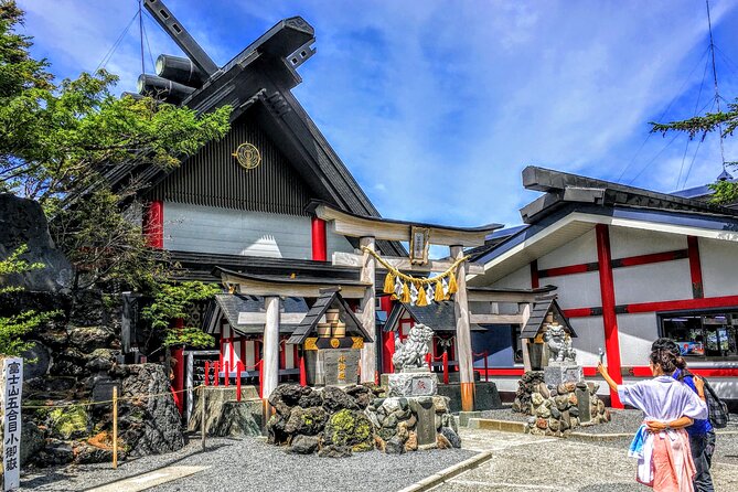 Mt Fuji and Hakone 1-Day Bus Tour Return by Bullet Train - Lunch below Mt. Fuji and the food decision