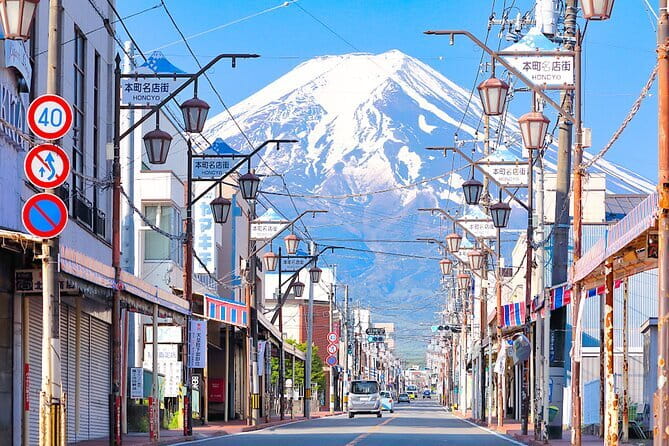 Mt.Fuji Arakurayama Sengen Park,Oshino Hakkai,Kawaguchi Lake Tour - Why this day trip makes sense from Tokyo