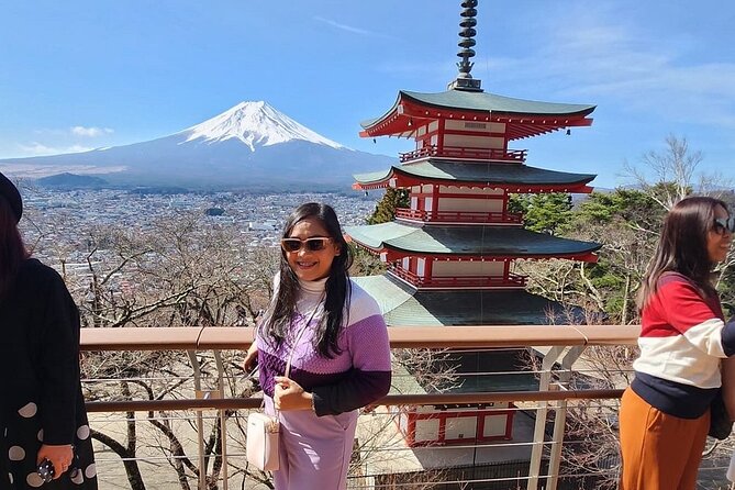 Mt. Fuji Day Trip from Tokyo with English Speaking Driver Guide - Lake Yamanaka and the Swan Lake boat