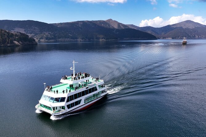 Mt Fuji & Hakone Cruise, Drum Show Bus 1 Day from Tokyo Sta. Area - Komagatake Ropeway and Hakone Shrine Mototsumiya