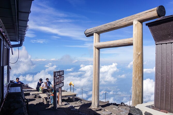 Mt Fuji Private Day Tour from Tokyo with English Speaking Driver - Reaching Mt. Fuji Subaru Line 5th Station