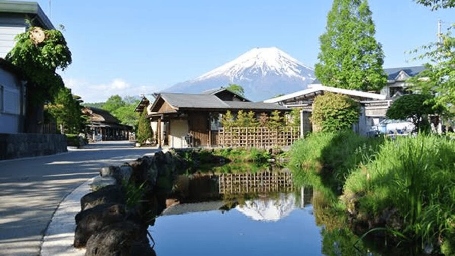 Mt Fuji Sightseeing Private tour with English Speaking Guide - Kitaguchi-hongu Fuji Sengen Shrine
