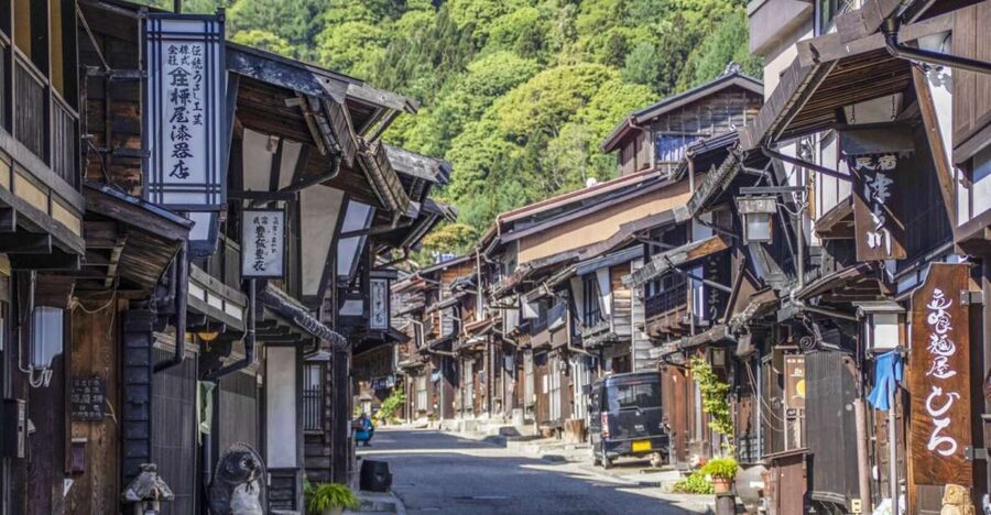 Nagano/Matsumoto: Matsumoto Castle and Narai-juku Day Trip - Why this day trip works