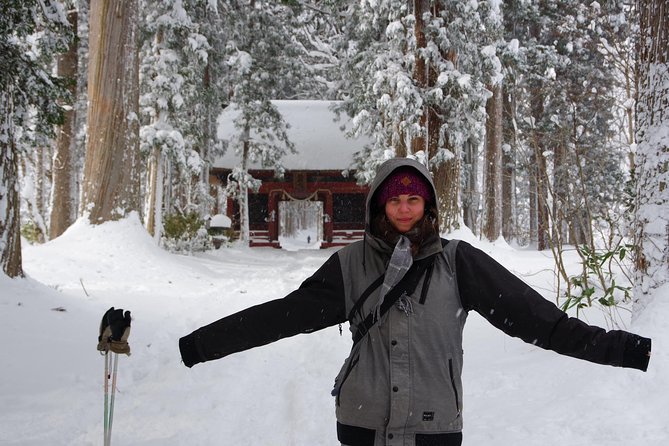 Nagano Snowshoe Hiking Tour - Stop 2: The giant tree reached only in winter