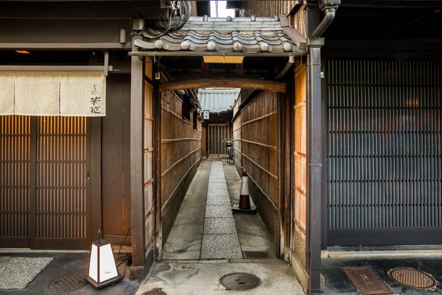 Night Walk in Gion: Kyoto's Geisha District - Who will enjoy this Gion walk most?