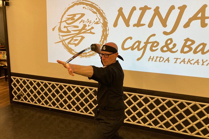 Ninja Experience in Takayama - Basic Course - Changing into a ninja outfit