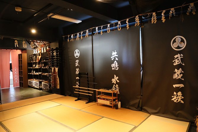Ninja Samurai 2-hour hands-on lesson by Japanese master in Tokyo - Ninja tools, trick-house ideas, and target practice
