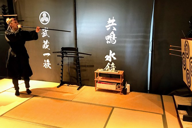 Ninja Samurai 2-hour hands-on lesson by Japanese master in Tokyo - Drawing and using a samurai sword