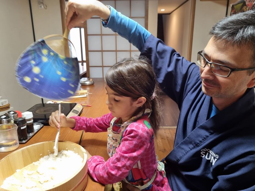 Nishiki Market Food Tour with Cooking Class - Choosing your donburi meal