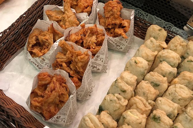 Nishiki Market Walking Food Tour with Local guide - Ending at Nishiki Tenmangu Shrine