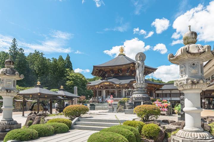 North Japan by Europamundo - 11-Day Tour from Tokyo Review - Hokkaido: markets, volcanoes and Otaru
