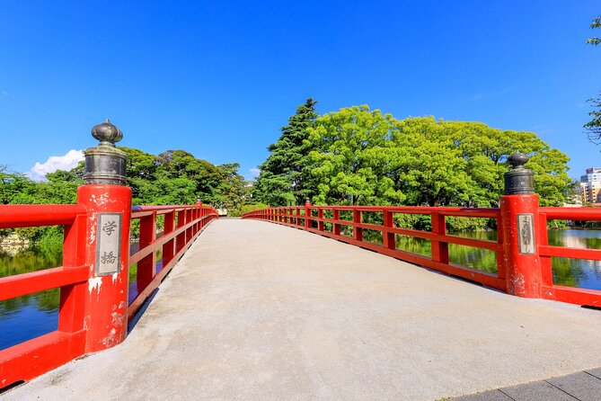 Odawara Castle and Town Guided Discovery Tour - Entering Odawara Castle and its history museum