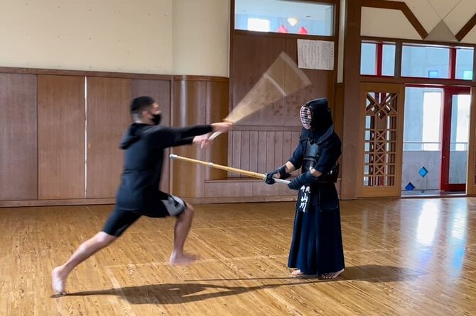 Okinawa 2-Hours Genuine Kendo/Samurai Experience in Japan - Putting on the armor and handling the equipment
