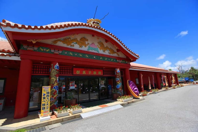 Okinawa Churaumi or Tropical, Kouri American Village BusTour - Ocean Expo Park: choose the aquarium or orchid center