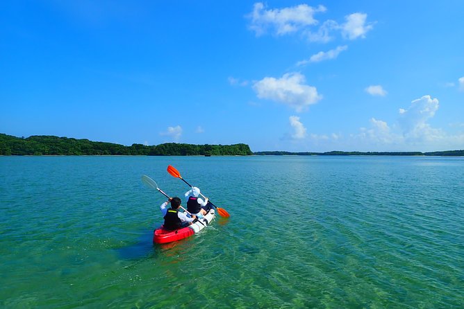 Okinawa Ishigaki Kabira Bay SUP or Canoe and Blue Cave Snorkeling - Guides, safety, and the feel of the group