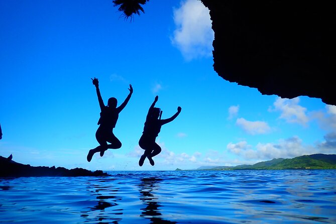Okinawa Ishigaki Kabira Bay SUP or Canoe and Blue Cave Snorkeling - Clothing and preparation for a wet morning