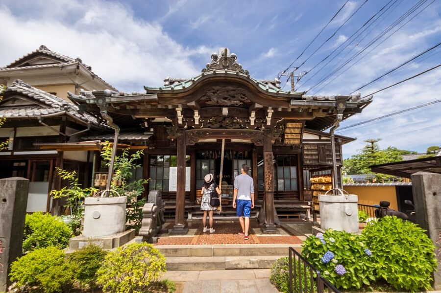 Old and Nostalgic Tokyo: Half-Day Yanaka Walking Tour - Why Yanaka feels unlike modern Tokyo