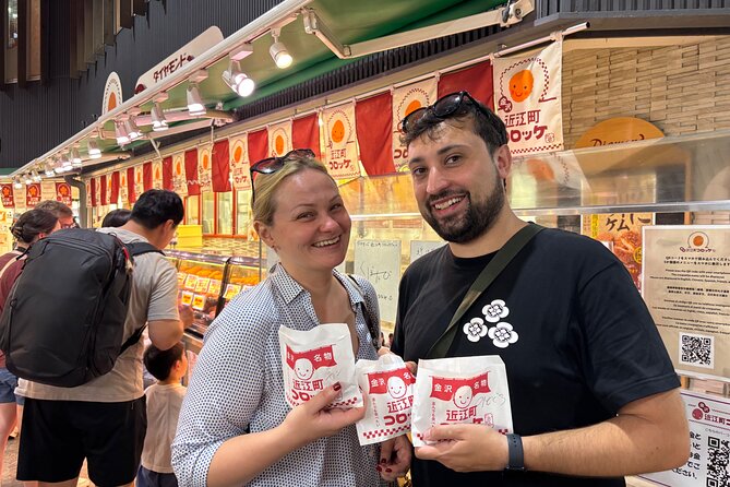 Omicho Market & Kanazawa Ramen Tasting Tour - The private format and guide support