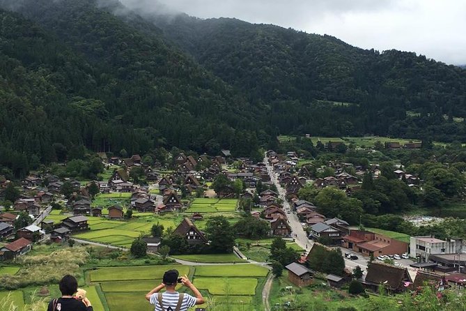 [One-day bus tour departing from Kanazawa Station] Shirakawa-go and Gokayama - Two World Heritage Villages Enjoyable Bus Tour - Key points at a glance