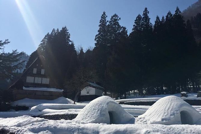 [One-day bus tour departing from Kanazawa Station] Shirakawa-go and Gokayama - Two World Heritage Villages Enjoyable Bus Tour - What the guide adds, even during free walking time