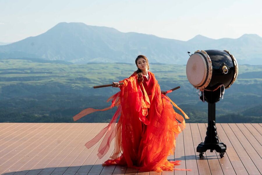 Open-air theater "Tao- no-Oka" Drum TAO Live performance - The Skyward Stage and its mountain setting