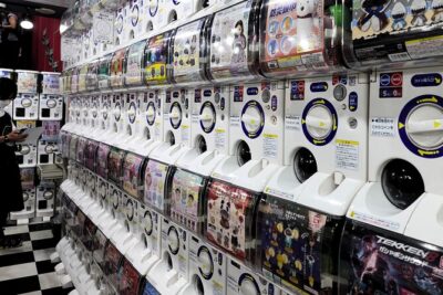 Osaka 4-Hour Walking Tour: Hotspots and Hidden Gems