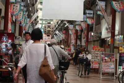 Osaka Castle and a visit to the longest shopping street in Japan